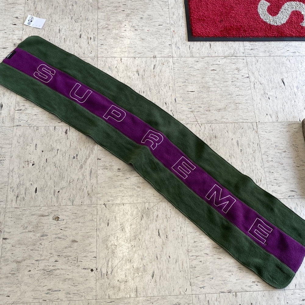 Men’s Supreme scarf used OSFA rare great condition